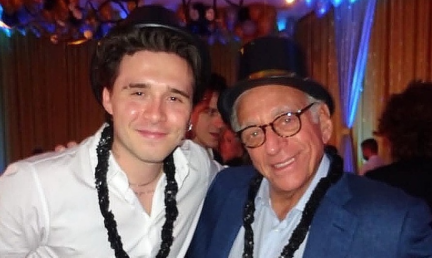 OKFUN cược bóng đá: Brooklyn Beckham chúc sinh nhật bố vợ giữa tin đồn bất hòa - hình ảnh - okfun.vn