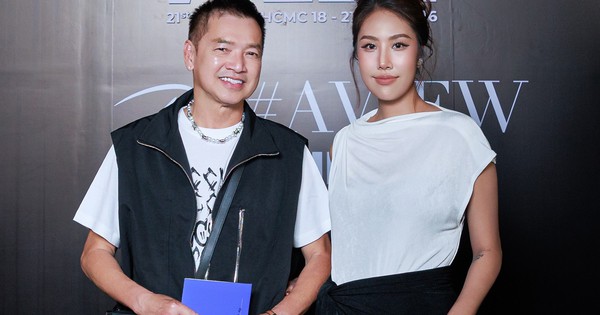 Quang Minh cùng vợ kém tuổi đi sự kiện, tiết lộ cuộc sống hôn nhân: góc nhìn mới cho người chơi Việt - hình ảnh - okfun.vn