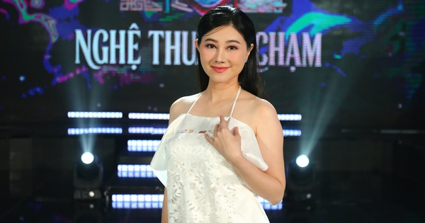 NSND Quế Trân và Võ Hạ Trâm thổi làn gió mới cho cải lương - hình ảnh - okfun.vn NSND Quế Trân và Võ Hạ Trâm thổi làn gió mới cho cải lương - hình ảnh - okfun.vn