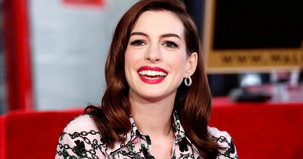 Anne Hathaway hé lộ khả năng trở lại ‘The Devil Wears Prada’ phần 3 - hình ảnh - okfun.vn Anne Hathaway hé lộ khả năng trở lại ‘The Devil Wears Prada’ phần 3 - hình ảnh - okfun.vn