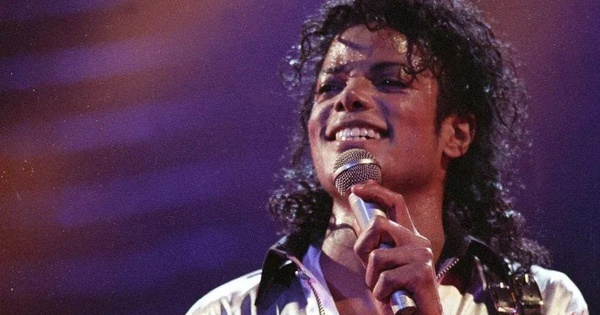 OKFUN Việt Nam: Michael Jackson Lập Kỷ Lục Vô Tiền Khoáng Hậu Trên BXH Billboard - hình ảnh - okfun.vn OKFUN Việt Nam: Michael Jackson Lập Kỷ Lục Vô Tiền Khoáng Hậu Trên BXH Billboard - hình ảnh - okfun.vn