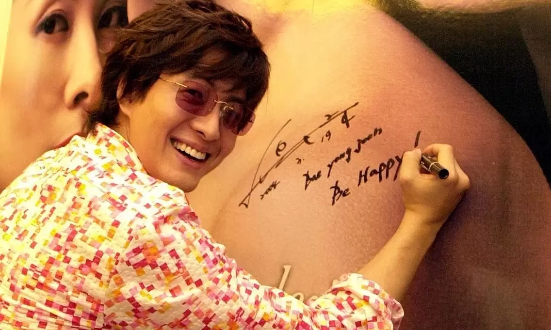 OKFUN VIP: Bae Yong Joon xuất hiện hiếm hoi bên vợ con, fan Việt háo hức - hình ảnh - okfun.vn OKFUN VIP: Bae Yong Joon xuất hiện hiếm hoi bên vợ con, fan Việt háo hức - hình ảnh - okfun.vn