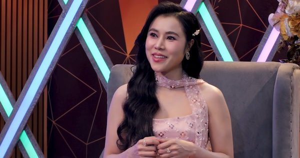 Ca sĩ Hồng Gấm và lựa chọn sống kín tiếng giữa làn sóng giải trí - hình ảnh - okfun.vn Ca sĩ Hồng Gấm và lựa chọn sống kín tiếng giữa làn sóng giải trí - hình ảnh - okfun.vn