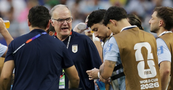 Cầu thủ Uruguay phản ứng dữ dội HLV Bielsa trước trận quyết đấu Tây Ban Nha - hình ảnh - okfun.vn Cầu thủ Uruguay phản ứng dữ dội HLV Bielsa trước trận quyết đấu Tây Ban Nha - hình ảnh - okfun.vn