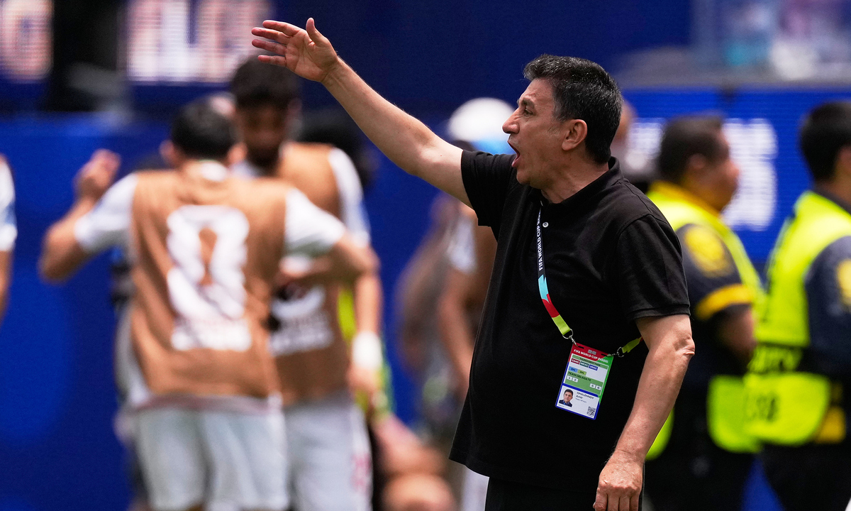 HLV Ghalenoei: ‘Iran bất bại là kỳ tích World Cup’ - hình ảnh - okfun.vn HLV Ghalenoei: ‘Iran bất bại là kỳ tích World Cup’ - hình ảnh - okfun.vn