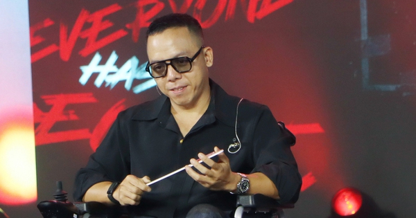 Hoàng Touliver ngồi xe lăn lên sân khấu: Dấu ấn cảm xúc tại fan meeting Space Speaker - hình ảnh - okfun.vn
