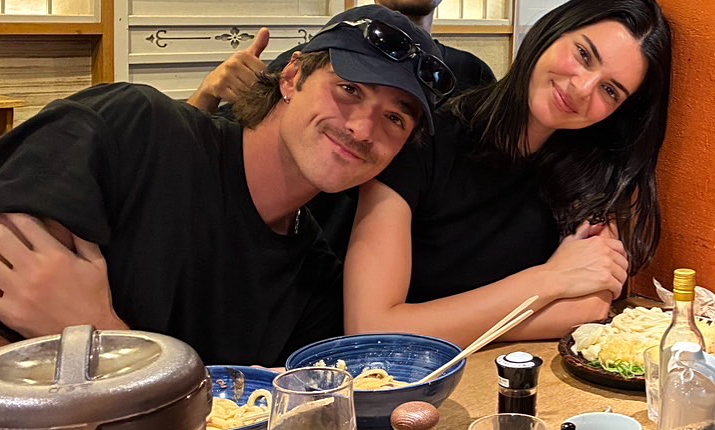 OKFUN Việt Nam: Kendall Jenner và Jacob Elordi gây sốt tại Nhật Bản - hình ảnh - okfun.vn OKFUN Việt Nam: Kendall Jenner và Jacob Elordi gây sốt tại Nhật Bản - hình ảnh - okfun.vn