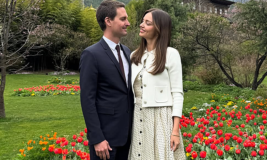 Vợ chồng Miranda Kerr và hành động từ thiện chấn động: Xóa nợ y tế 550 triệu USD - hình ảnh - okfun.vn Vợ chồng Miranda Kerr và hành động từ thiện chấn động: Xóa nợ y tế 550 triệu USD - hình ảnh - okfun.vn