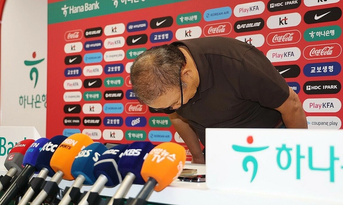 Ông Park cúi đầu xin lỗi, Hàn Quốc chia tay World Cup 2026 đầy tiếc nuối - hình ảnh - okfun.vn