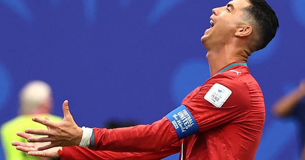 Đến lúc Ronaldo nên ngồi dự bị? - hình ảnh - okfun.vn