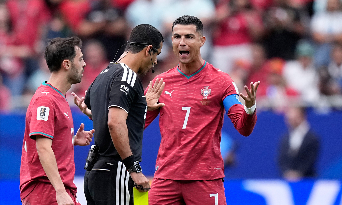 Ronaldo bị chấm điểm thấp nhất trận ra quân World Cup 2026 - hình ảnh - okfun.vn Ronaldo bị chấm điểm thấp nhất trận ra quân World Cup 2026 - hình ảnh - okfun.vn