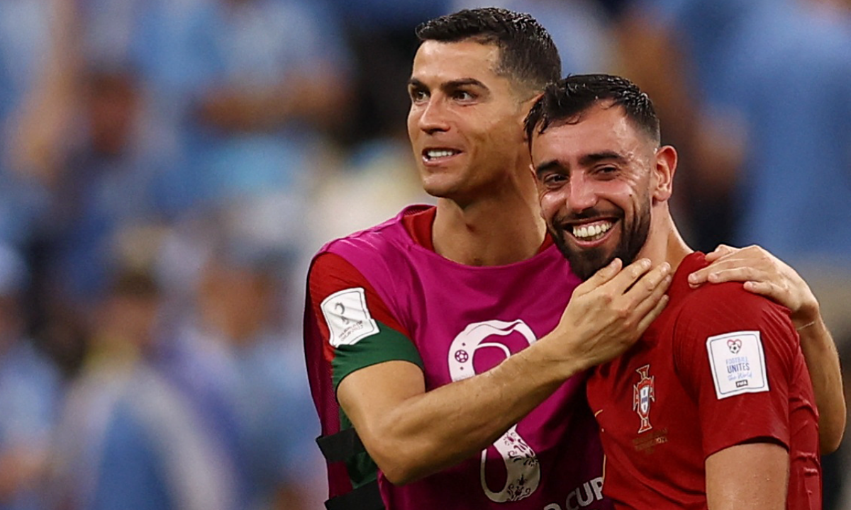 Fernandes được khuyên đình công nếu Ronaldo đá chính - hình ảnh - okfun.vn Fernandes được khuyên đình công nếu Ronaldo đá chính - hình ảnh - okfun.vn