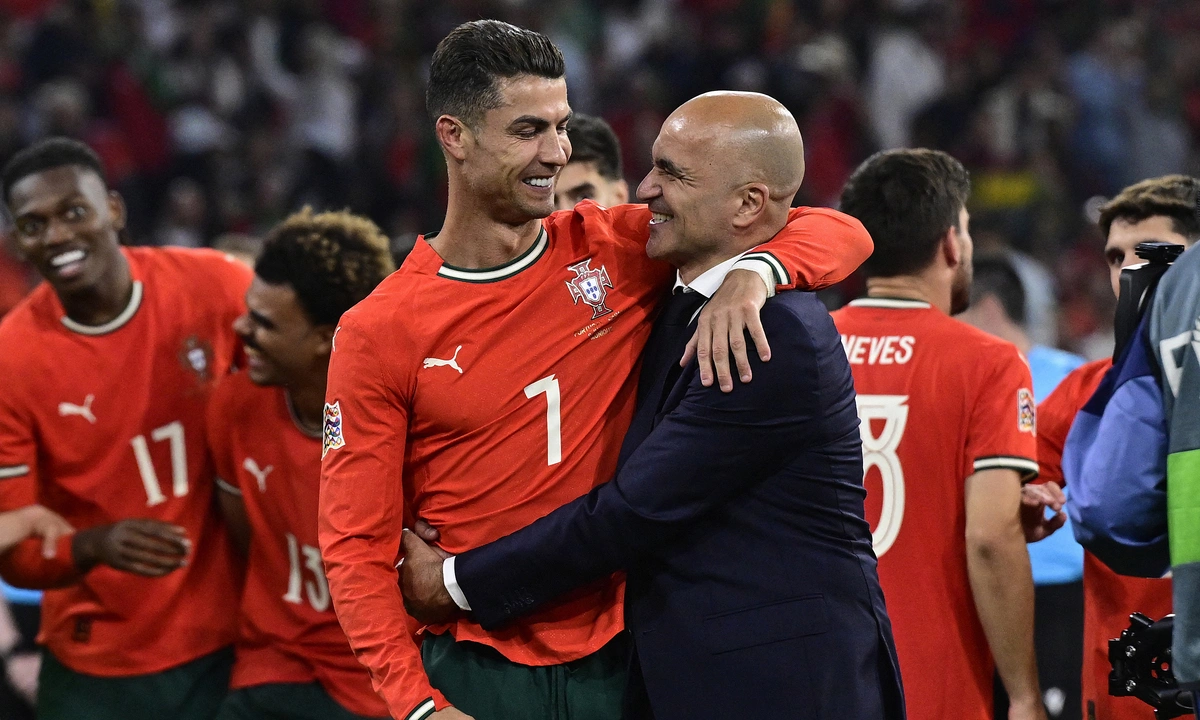 HLV tuyển Bồ Đào Nha đàm phán dẫn dắt Ronaldo ở Al Nassr - hình ảnh - okfun.vn HLV tuyển Bồ Đào Nha đàm phán dẫn dắt Ronaldo ở Al Nassr - hình ảnh - okfun.vn