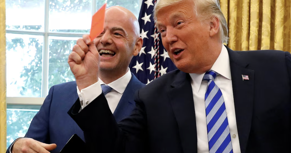 Chủ tịch FIFA xác nhận trao đổi với Trump về thẻ đỏ gây tranh cãi của Balogun - hình ảnh - okfun.vn