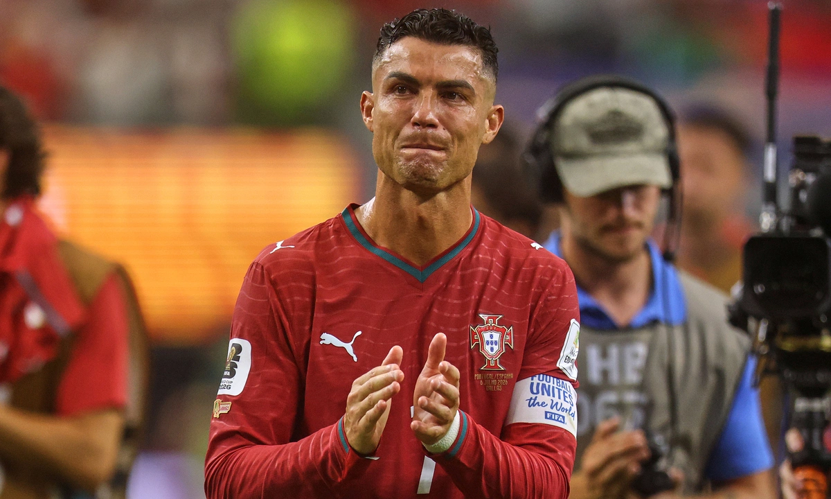 Djorkaeff: ‘Ronaldo bị Bồ Đào Nha tẩy chay’: góc nhìn mới cho người chơi Việt - hình ảnh - okfun.vn