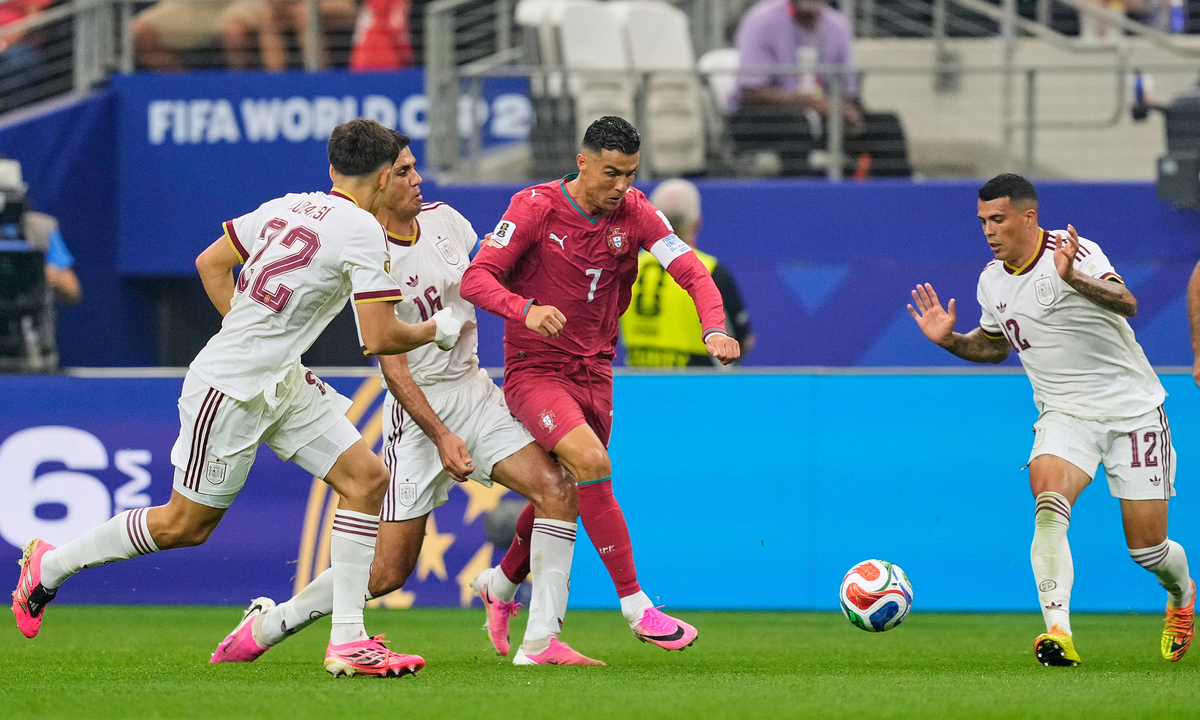 OKFUN đổi thưởng: Ronaldo nhận điểm thấp nhất trong thất bại trước Tây Ban Nha - hình ảnh - okfun.vn